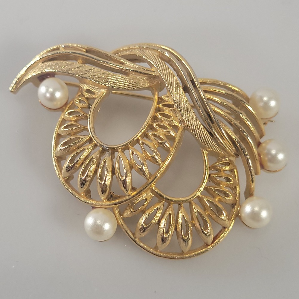Lisner Vintage Gold Tone Brooch Faux Pearl Abstract Sunburst Pin Jewelry